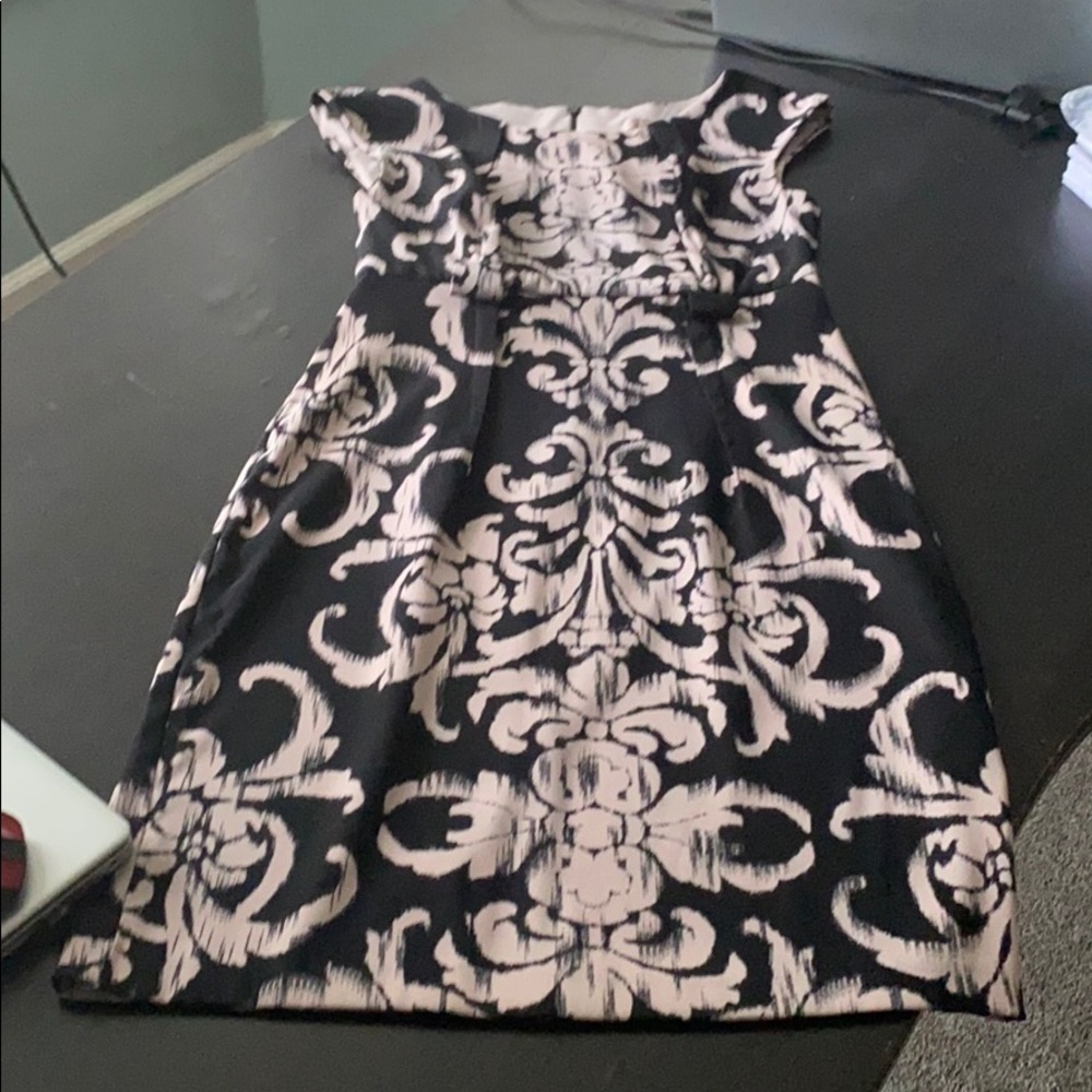 Dress - Picture 1 of 6